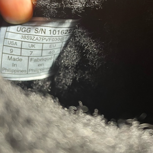 UGG: Women's Classic II Short Boots - Picture 6 of 7